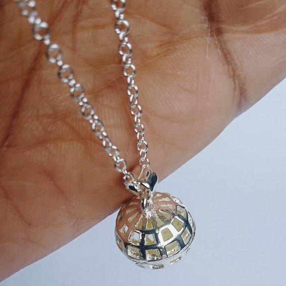 Silver Plated Pendant & Round Basket Weave Cage - Picture 12 of 13